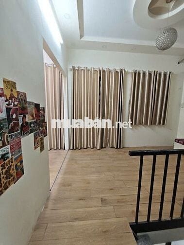 Nhà 6 triêụ 3 phòng ngủ gần Thành Uỷ Cần Thơ