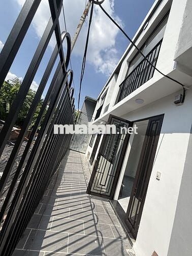 Cần bán nhà 35m2, 2 phòng ngủ tại Nhật Tân - Tây Hồ