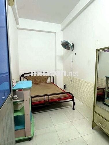 CHO THUÊ CĂN HỘ HỒNG LOAN 6A 2PN SẴN NỘI THẤT LỘ OTO GIÁ 3TR/THÁNG