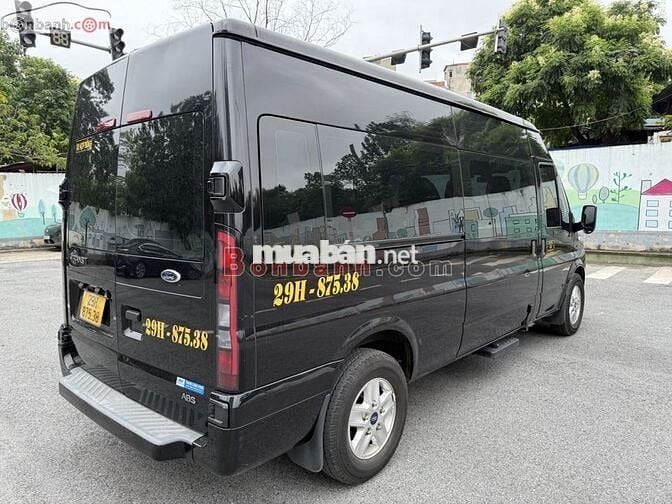 Ford Transit Tiêu chuẩn 2024