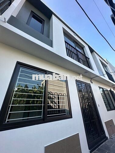 Cần bán nhà 35m2, 2 phòng ngủ tại Nhật Tân - Tây Hồ
