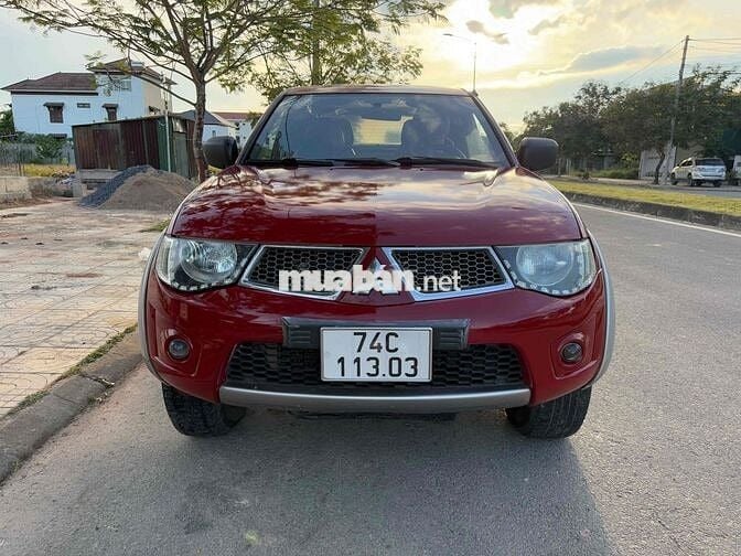 Mitsubishi Triton 2011 GL 2.4 AT 4x4 - 150000 km