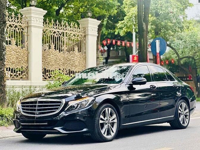 Mercedes C250 Exclusive 2018 màu đen siêu đẹp
