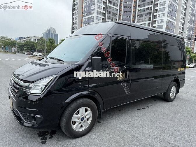 Ford Transit Tiêu chuẩn 2024