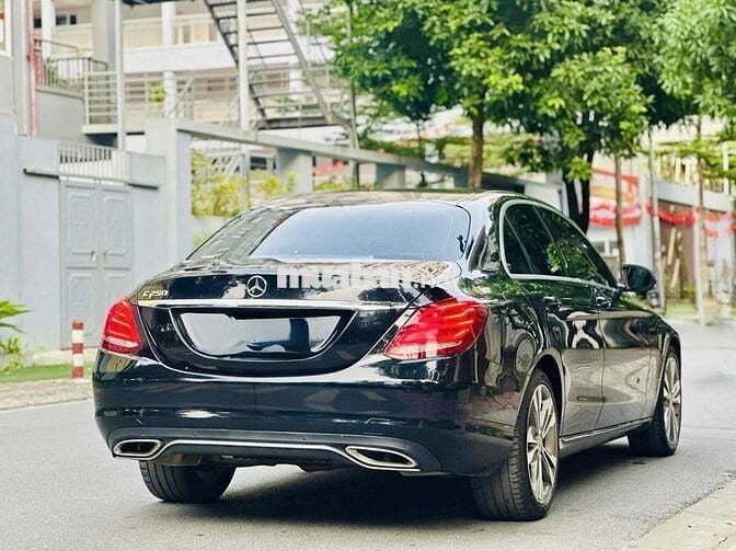 Mercedes C250 Exclusive 2018 màu đen siêu đẹp