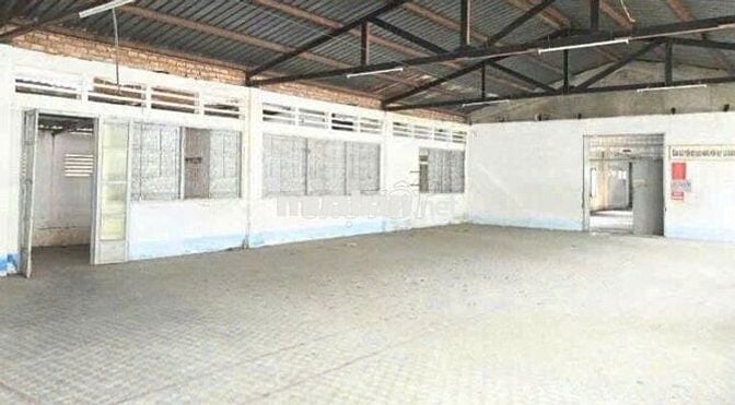Cần cho thuê gấp kho diện tích 250m2 ở Tôn Thất Thuyết có pccc