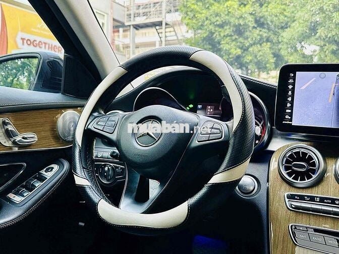 Mercedes C250 Exclusive 2018 màu đen siêu đẹp