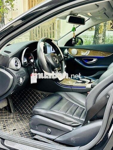 Mercedes C250 Exclusive 2018 màu đen siêu đẹp