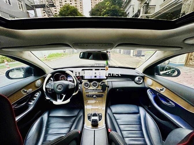 Mercedes C250 Exclusive 2018 màu đen siêu đẹp