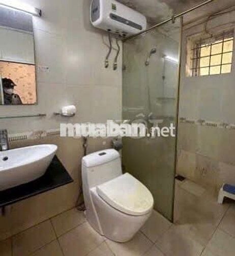 Tập thể Ngụy Như Kon Tum 65m2 2pn1vs 9tr