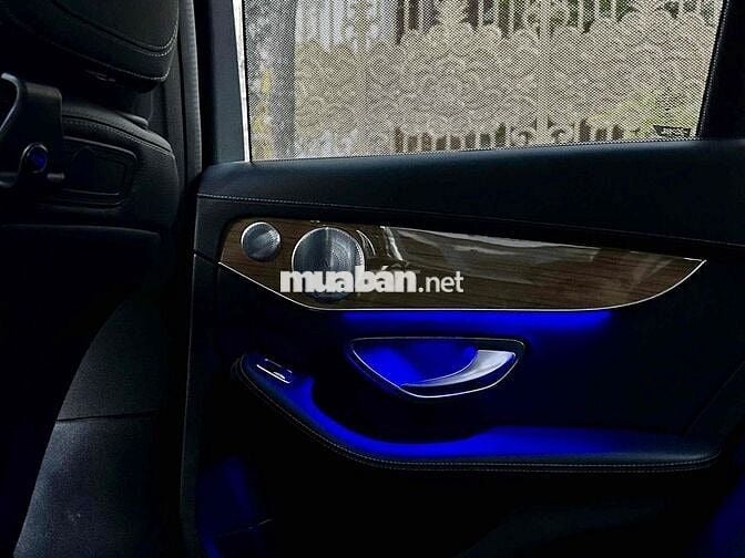 Mercedes C250 Exclusive 2018 màu đen siêu đẹp