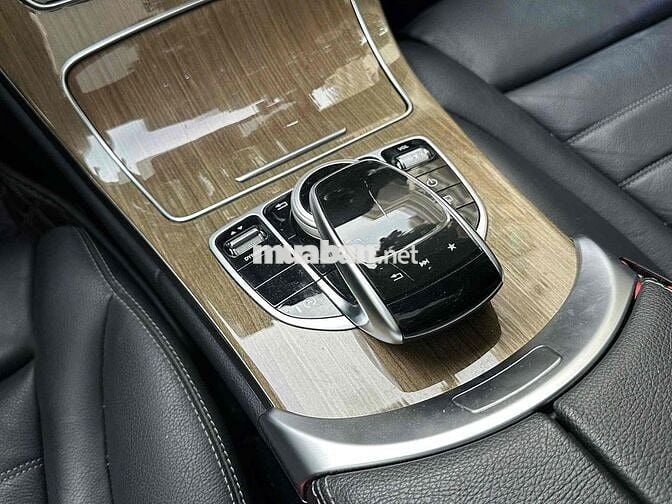 Mercedes C250 Exclusive 2018 màu đen siêu đẹp