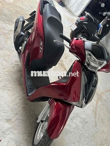 cần bán gấp xe sh 125i xe còn rất mới
