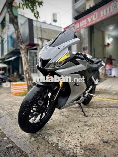 R15 V3 2020 cho ae