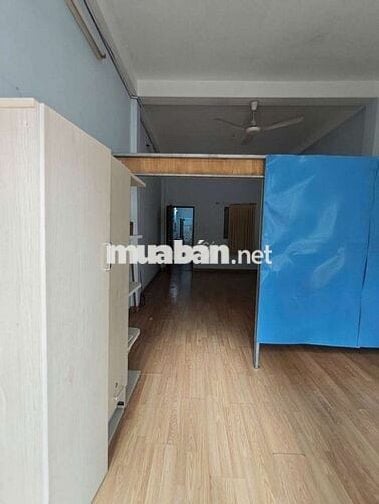 Phòng siu bự có sân, bancol, nội thất
