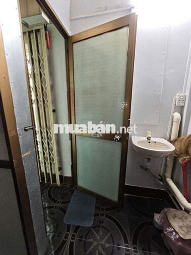 Cho thuê nhà mặt tiền Đề Thám 17 triệu thuận tiện kinh doanh