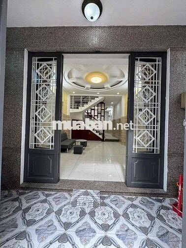 NHÀ ĐẸP ĐÚC 2 LẦU 4PN - HẺM OTO 6M THÔNG