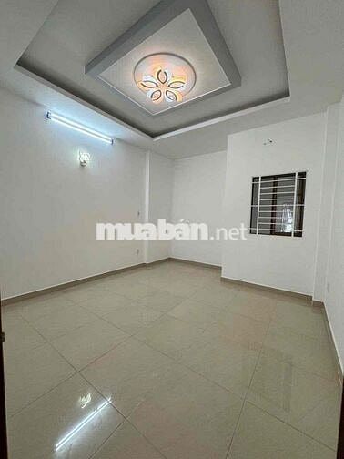 NHÀ ĐẸP ĐÚC 2 LẦU 4PN - HẺM OTO 6M THÔNG