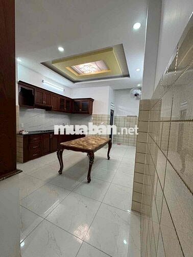 NHÀ ĐẸP ĐÚC 2 LẦU 4PN - HẺM OTO 6M THÔNG