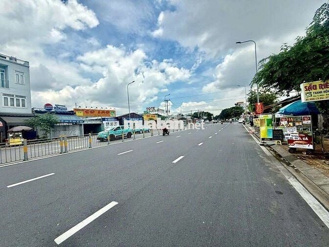 NHÀ MT NGUYỄN XÍ - GẦN 100M² NỞ HẬU RA PHẠM VĂN ĐỒNG 30M - 6.x Tỷ