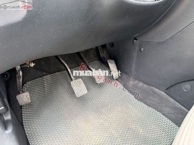 Kia Carens EX 2.0 MT 2010