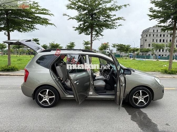 Kia Carens EX 2.0 MT 2010