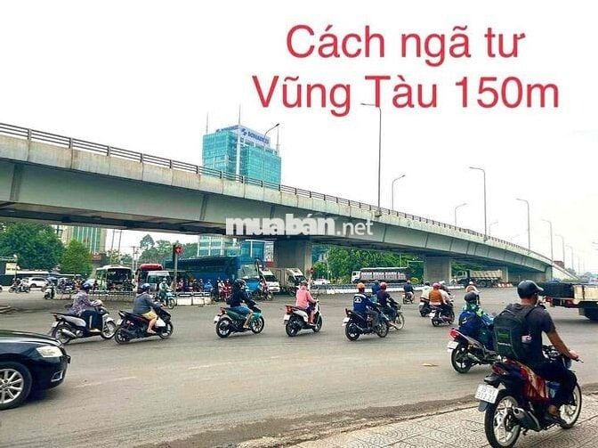 cẩn bán lô đất ngay ngã tư vũng tầu
