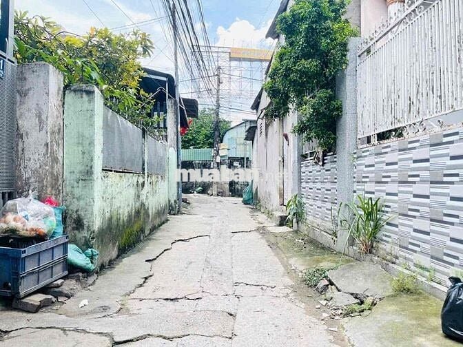 cẩn bán lô đất ngay ngã tư vũng tầu