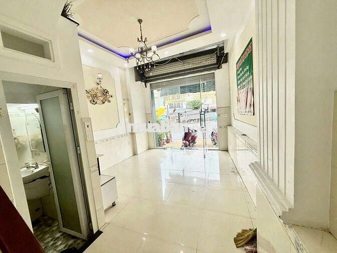 NHÀ MT NGUYỄN XÍ - GẦN 100M² NỞ HẬU RA PHẠM VĂN ĐỒNG 30M - 6.x Tỷ
