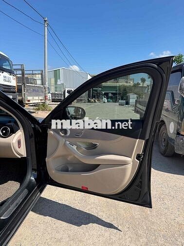 Mercedes Benz C Class 2015 C200 - 90000 km