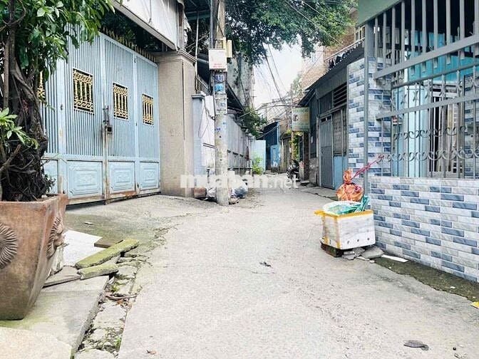 cẩn bán lô đất ngay ngã tư vũng tầu