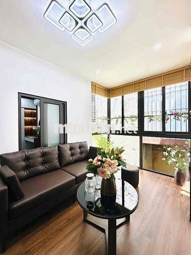 Phố cổ Trần hưng Đạo 4,75 tỷ nhà đẹp ở ngay 90 m2 tập thể quận Hoàn Ki
