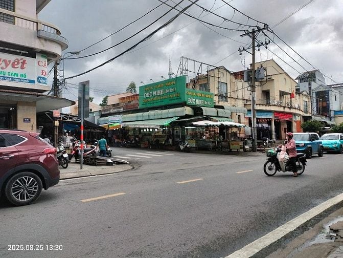 BÁN HOẶC CHO THUÊ NHÀ THỊ TRẤN HÓC MÔN 162m2 BÀ TRIỆU 2 Lầu 