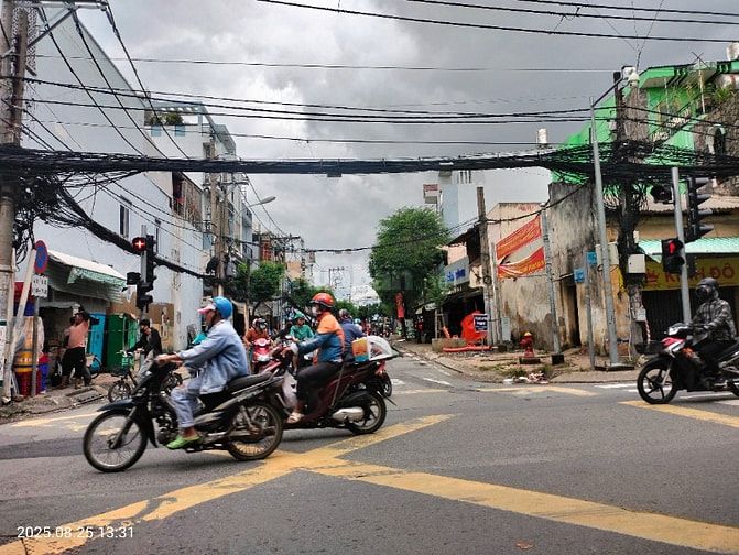 BÁN HOẶC CHO THUÊ NHÀ THỊ TRẤN HÓC MÔN 162m2 BÀ TRIỆU 2 Lầu 