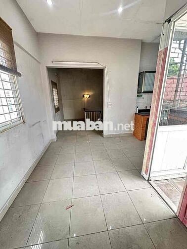 Nhà Ngô Quyền - 23 m sổ -28 m sử dụng -3 tầng - sổ riêng