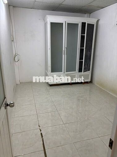 NHÀ 2 TẦNG, 2PN, NGAY CHỢ XÓM MỚI, ĐƯỜNG SỐ 1, P15, CHỈ 2.380 TỶ TL.