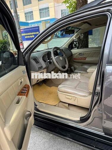 Toyota Fortuner 2011 2.7V - 127000 km