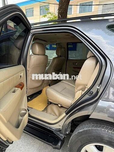 Toyota Fortuner 2011 2.7V - 127000 km