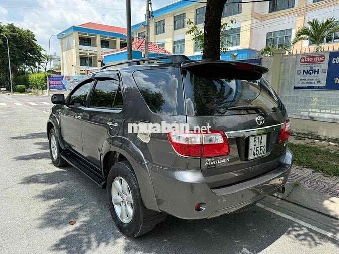 Toyota Fortuner 2011 2.7V - 127000 km