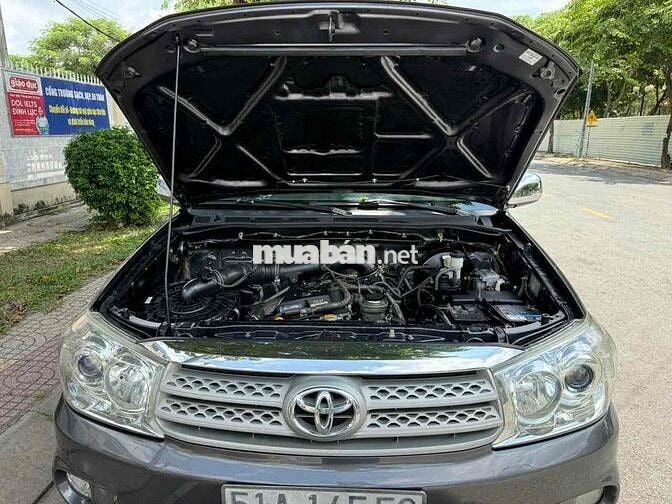 Toyota Fortuner 2011 2.7V - 127000 km