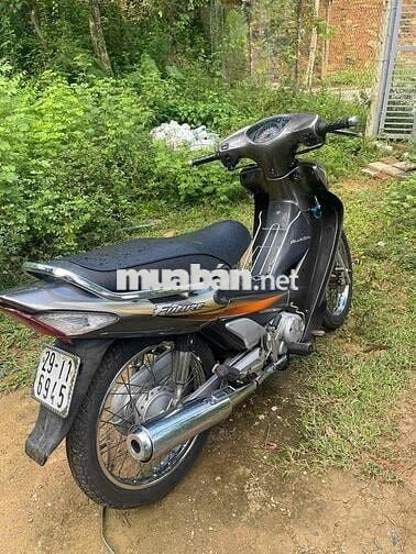 nhà thừa xe cần bán future đời 2004 xi nhan trắng!