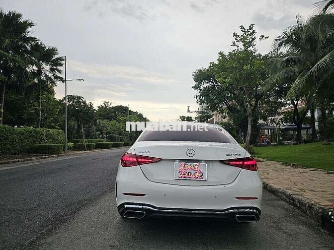 2022 C300 AMG First Edition - 6800 km