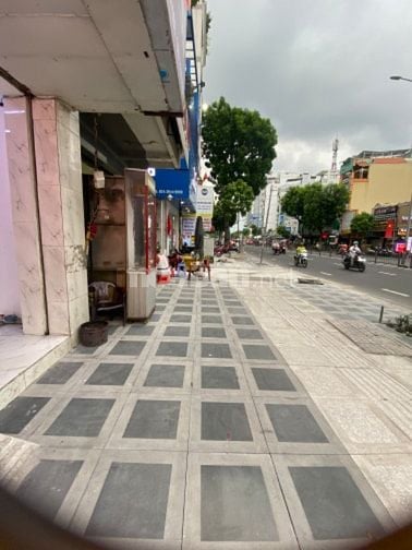 Mặt bằng 50m2, trung tâm đường3/2, chủ nhà tạo mọi điều kiện, sân rộng