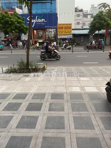 Mặt bằng 50m2, trung tâm đường3/2, chủ nhà tạo mọi điều kiện, sân rộng