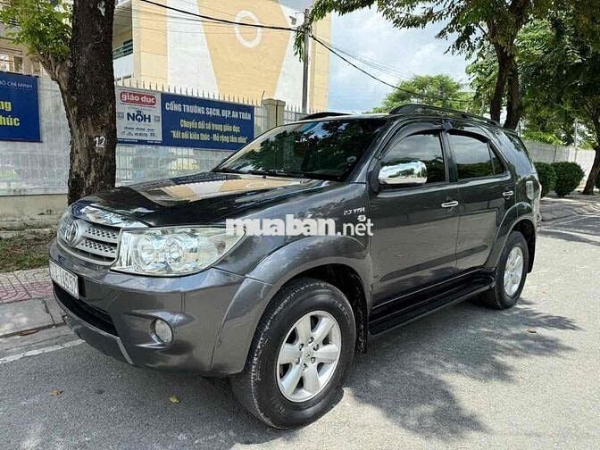 Toyota Fortuner 2011 2.7V - 127000 km