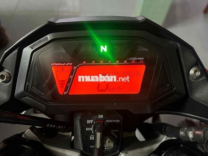 Bán xe Sonic 150R trắng đen xe zin đẹp như hãng