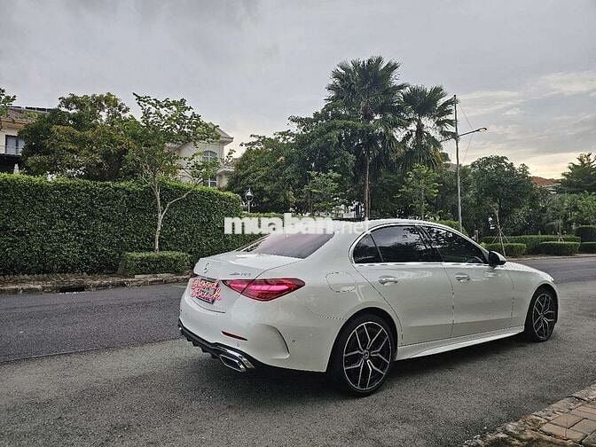 2022 C300 AMG First Edition - 6800 km