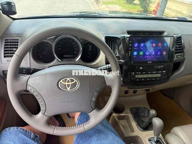 Toyota Fortuner 2011 2.7V - 127000 km