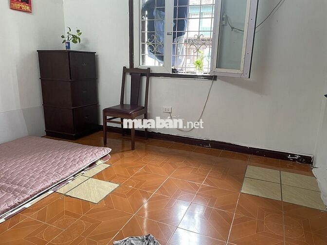 Cho thuê phòng tập thể phố Bùi Ngọc Dương, gần trung tâm, chợ,...