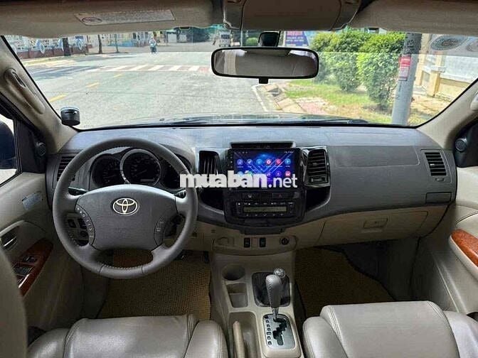 Toyota Fortuner 2011 2.7V - 127000 km